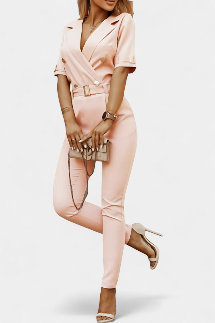 Vivienne Mono con Elegancia Sin Esfuerzo