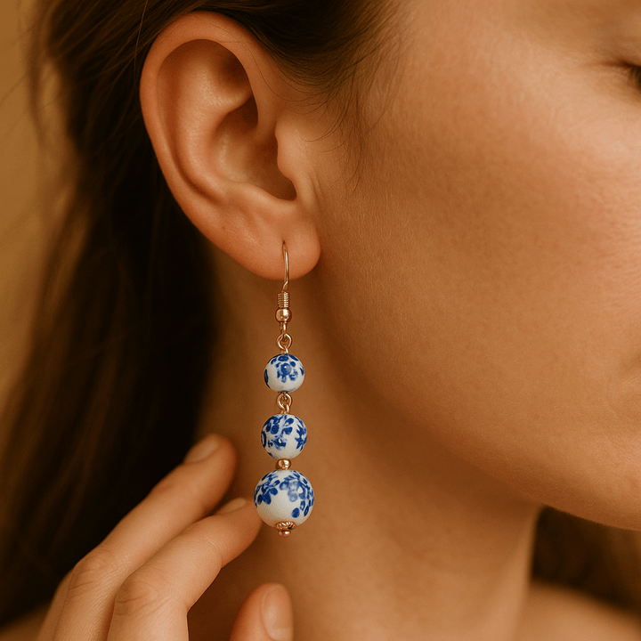 Pendientes Azules Albertha: Elegancia y Estilo para Brillar en Cada Ocasión