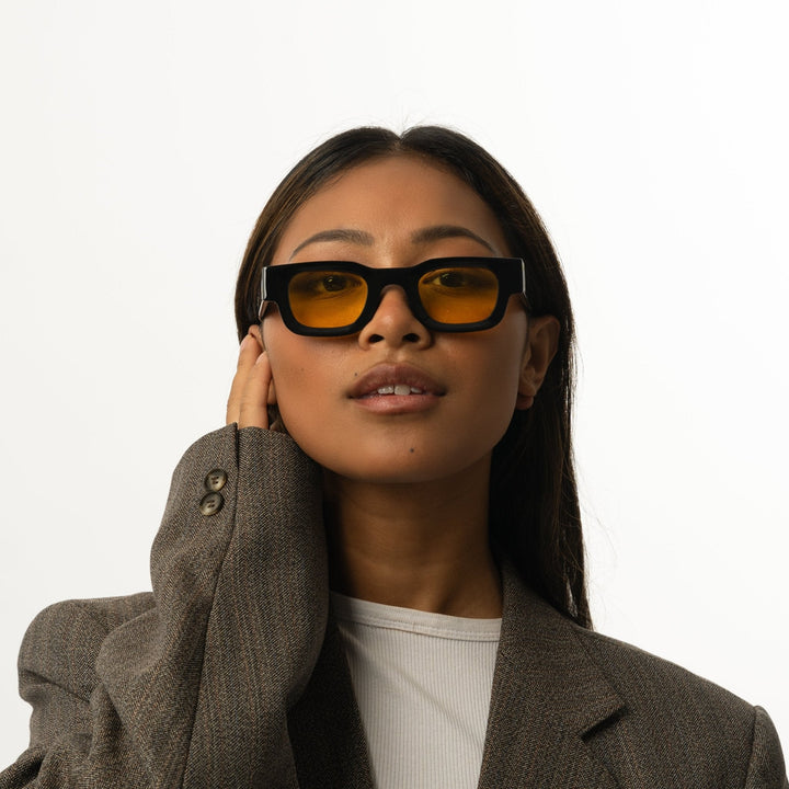 Anna | Gafas de sol Helsinki: Estilo y Protección UV para un Verano Radiante