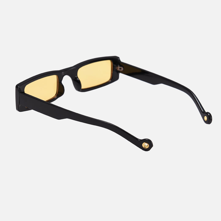 Astrid Kokkola: Gafas Elegantes y Confortables para un Estilo Único