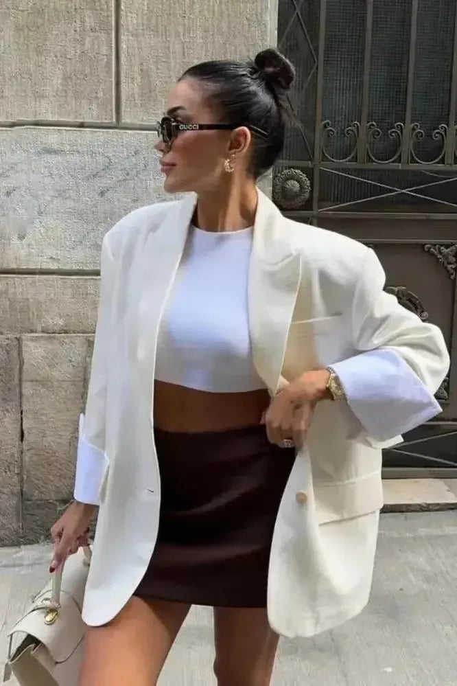 Camilla Classic Blazer - Elevate Your Style with Timeless Elegance and Versatile Comfort