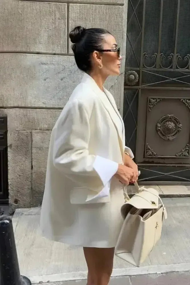 Camilla Classic Blazer - Elevate Your Style with Timeless Elegance and Versatile Comfort