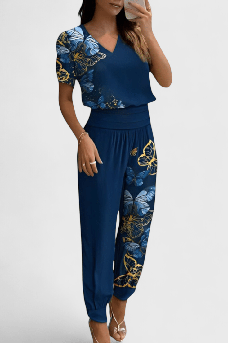 Cassandra Ensemble: Elevate Your Style with Effortless Elegance and Comfort