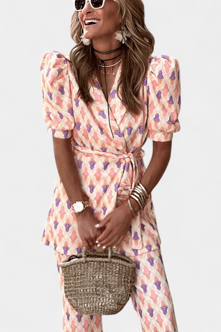 Ellen Ensemble: Elevate Your Style with Effortless Chic Comfort