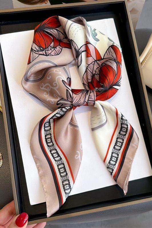 Chal de Seda Theresa Filippa: Elegancia y suavidad para realzar tu estilo