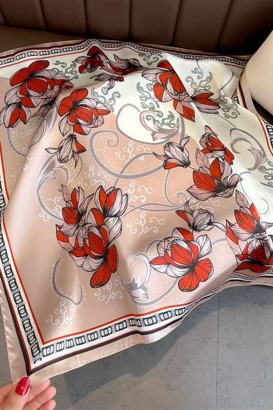 Chal de Seda Theresa Filippa: Elegancia y suavidad para realzar tu estilo