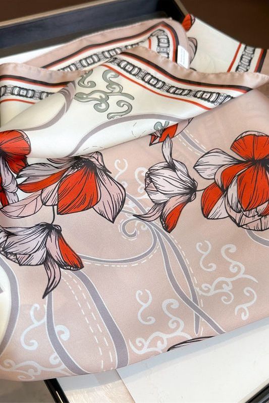 Chal de Seda Theresa Filippa: Elegancia y suavidad para realzar tu estilo