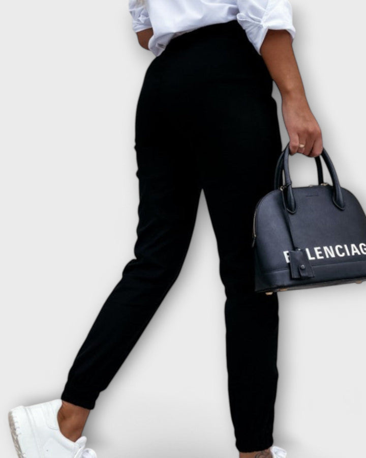 Freja Stretch Pants: Ultimate Comfort and Flexibility for Everyday Style