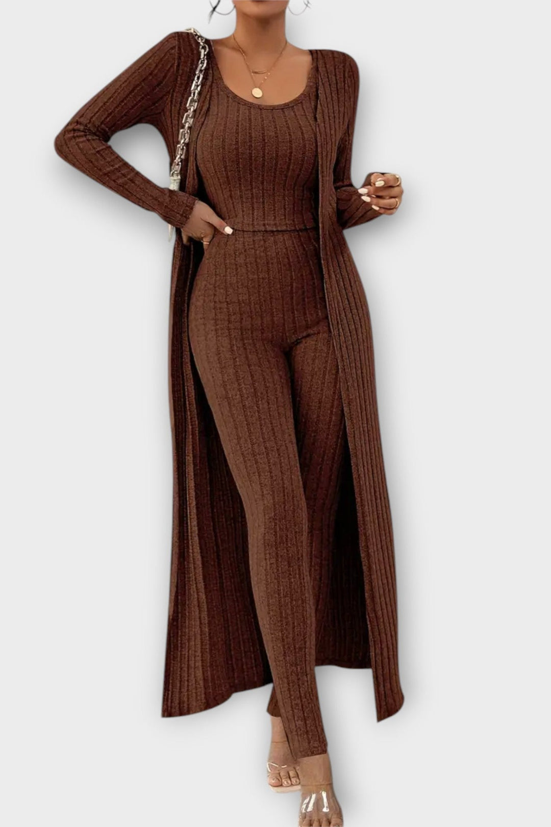 Frida Collection: Elegant and Versatile Outfits for Effortless Style