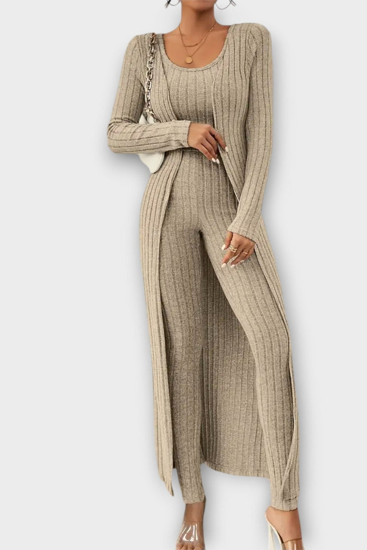 Frida Collection: Elegant and Versatile Outfits for Effortless Style