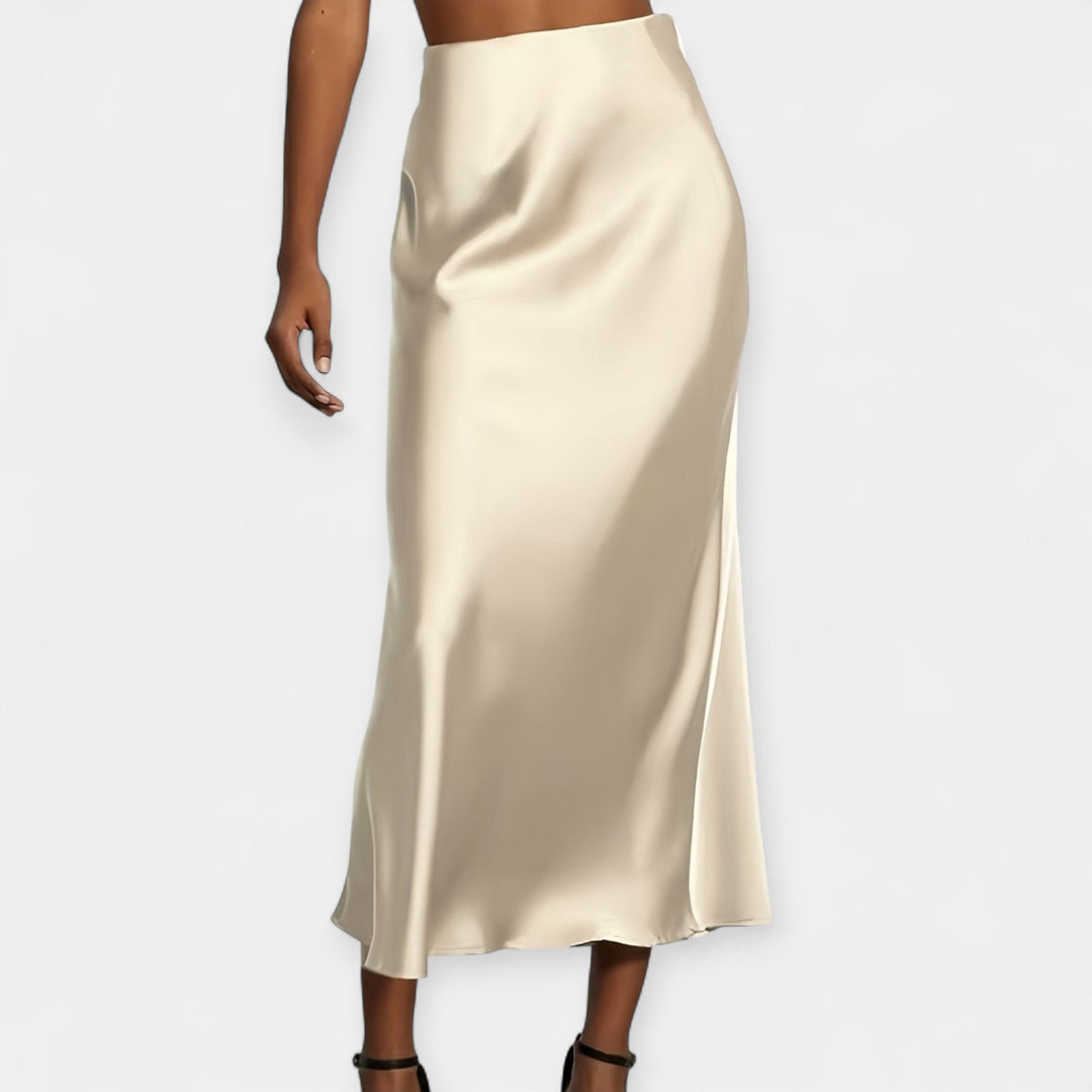Elevate Your Style with Gitte's Chic and Versatile Skirt for Effortless Everyday Elegance