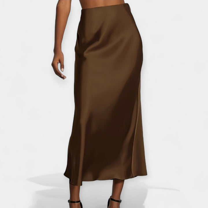 Elevate Your Style with Gitte's Chic and Versatile Skirt for Effortless Everyday Elegance