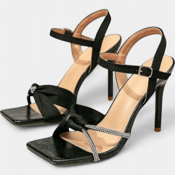Tacones de Strass Karen: Elegancia Brillante para Deslumbrar en Cada Ocasión