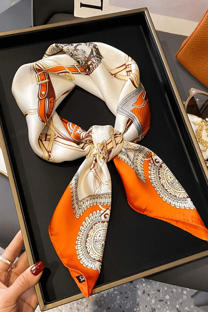 Lærke | Elegante pañuelo de seda para un toque de sofisticación en tu estilo diario