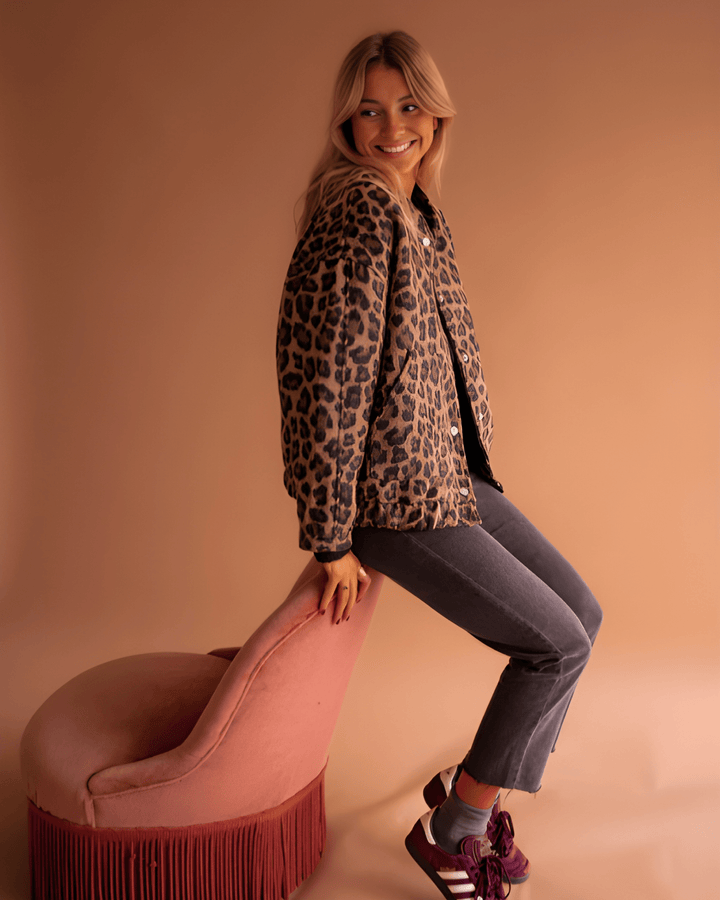 Leona | Chaqueta Bomber con Estampado de Leopardo