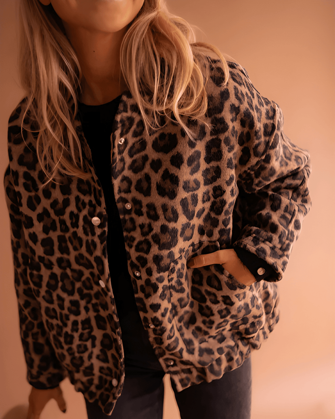 Leona | Chaqueta Bomber con Estampado de Leopardo