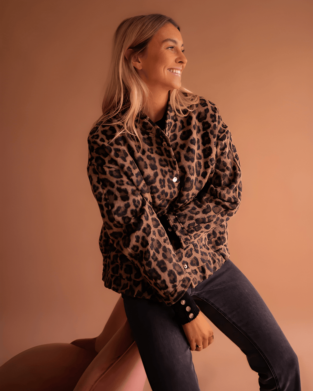 Leona | Chaqueta Bomber con Estampado de Leopardo