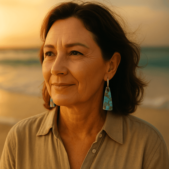 Pendientes Louise en Azul: Elegancia y Estilo para Brillar en Cada Ocasión