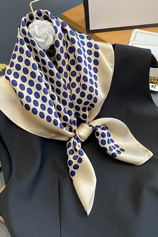 Paño de Seda Louise: Elegancia y Suavidad para Realzar tu Estilo