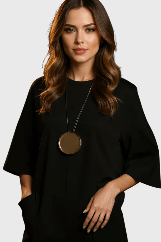 Luna Mono: Elevate Your Style with Our Chic and Versatile Fashion Essential