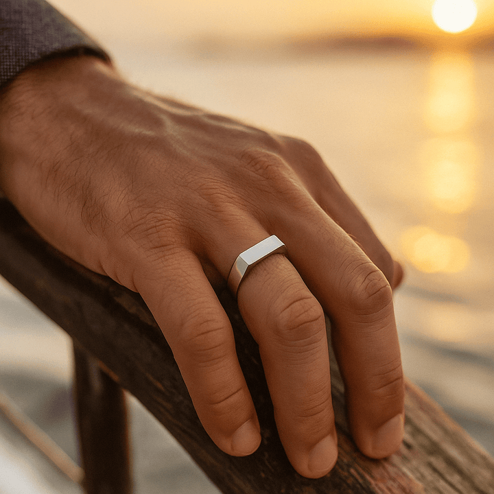 Maja | Elegante Anillo Geométrico para Realzar tu Estilo Único