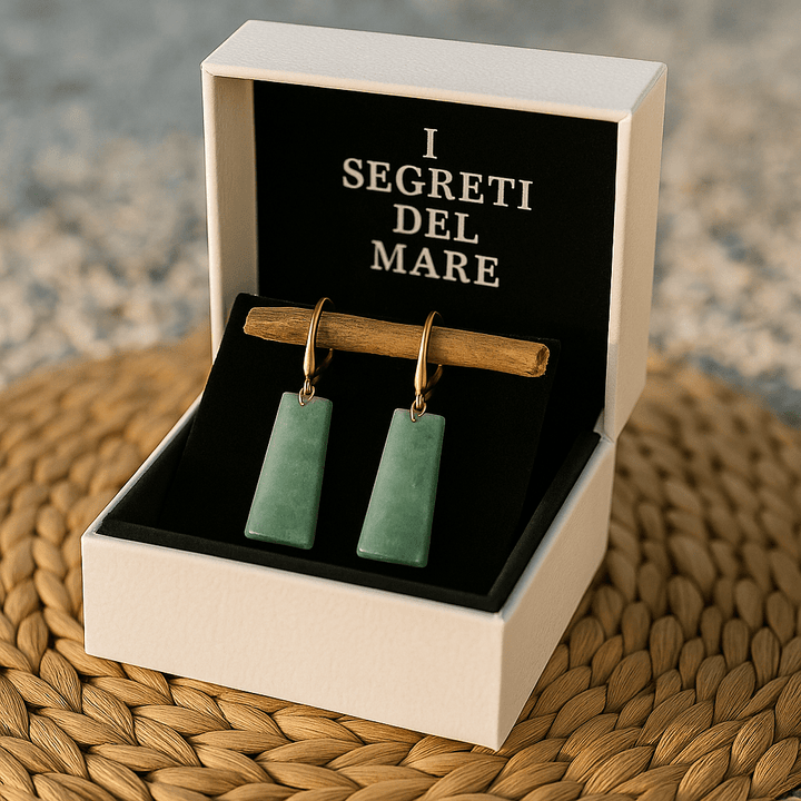 Pendientes Malou en Verde Esmeralda: Elegancia y Brillo para Resaltar tu Estilo