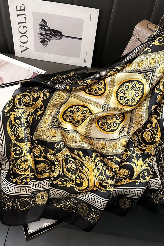 Chal de Seda Valeria Mathilde: Elegancia y Confort para Cada Ocasión