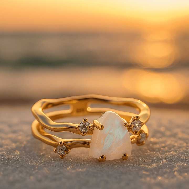 Nora | Elegante anillo de plata con piedra lunar que ilumina tu estilo y resalta tu belleza