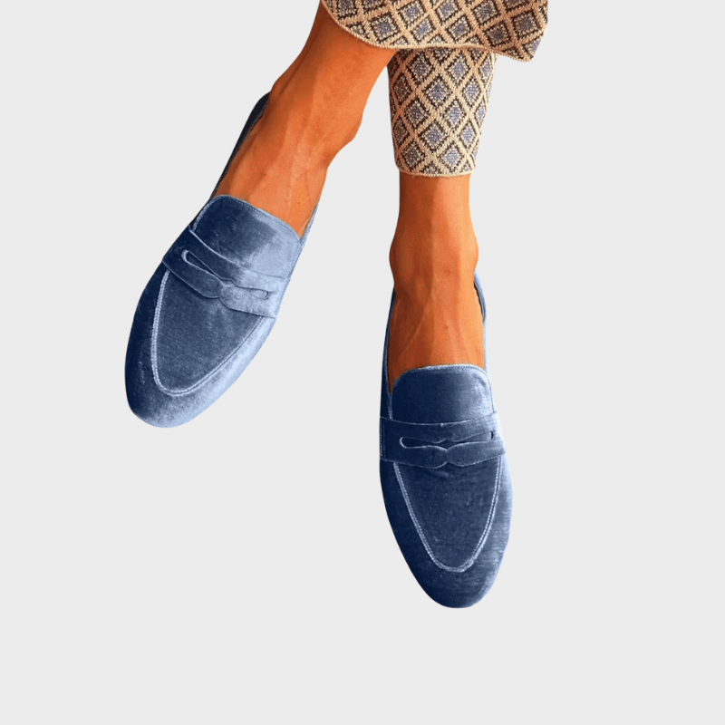Mocasines de Terciopelo Azul Olivia: Elegancia y Comodidad para Cada Ocasión