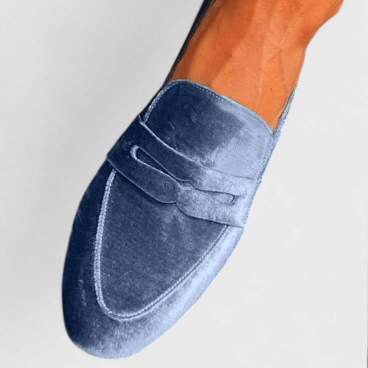 Mocasines de Terciopelo Azul Olivia: Elegancia y Comodidad para Cada Ocasión