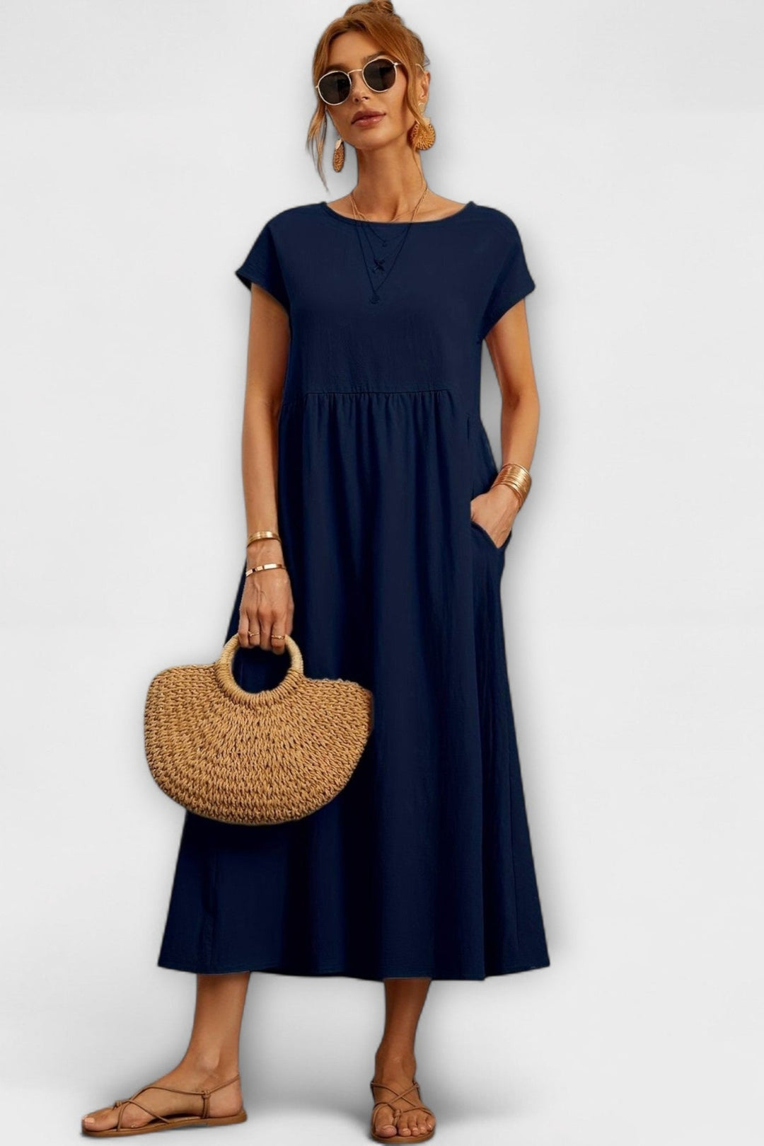 "Pernille | Vestido con bolsillos laterales" can be rewritten as "Pernille | Vestido con bolsillos laterales elegantes".