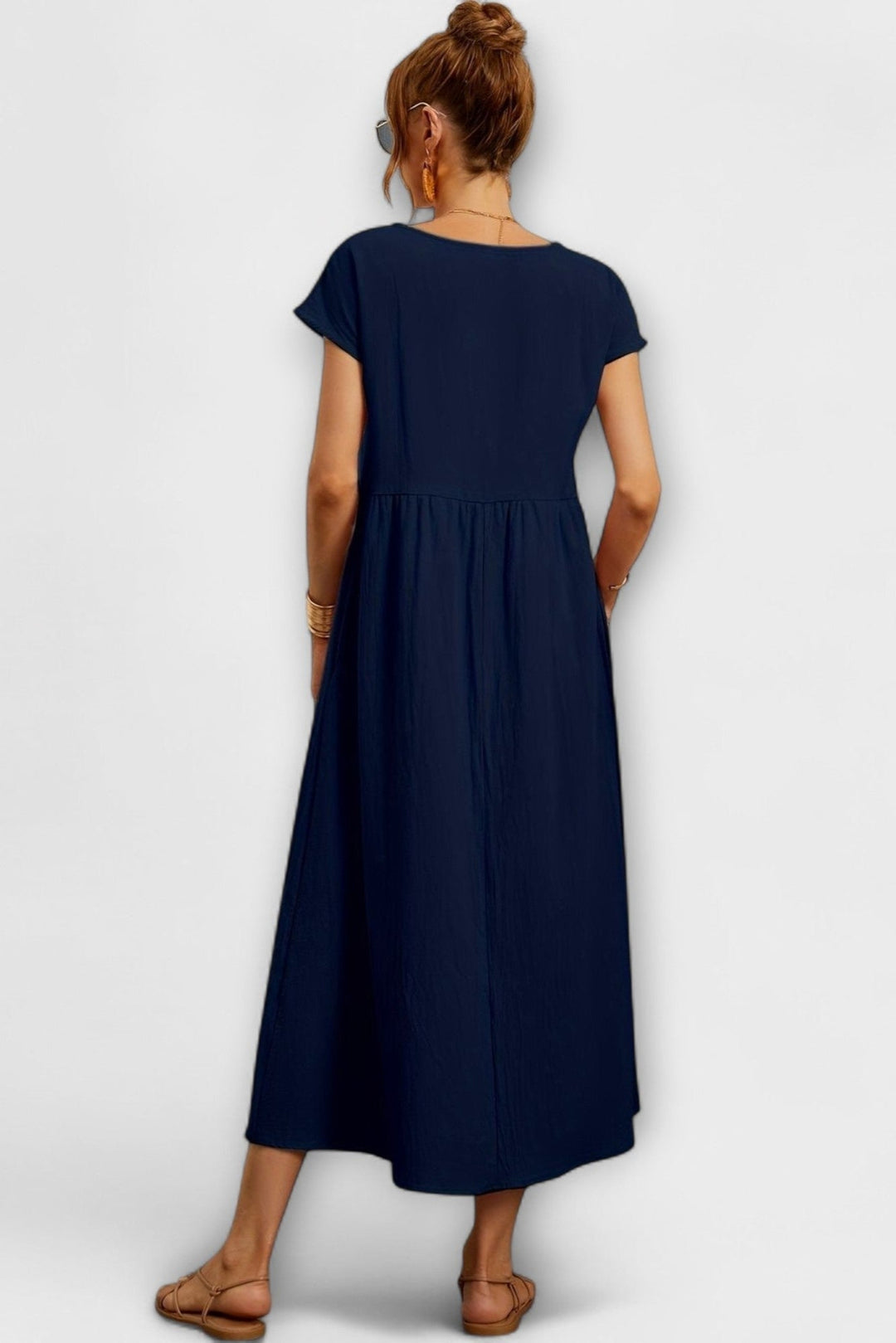 "Pernille | Vestido con bolsillos laterales" can be rewritten as "Pernille | Vestido con bolsillos laterales elegantes".