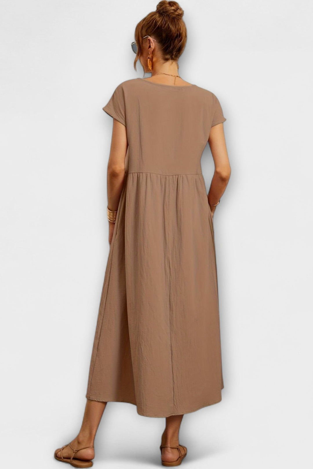 "Pernille | Vestido con bolsillos laterales" can be rewritten as "Pernille | Vestido con bolsillos laterales elegantes".