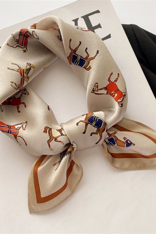 Chal de Seda Ronja: Elegancia y Confort para Cada Ocasión