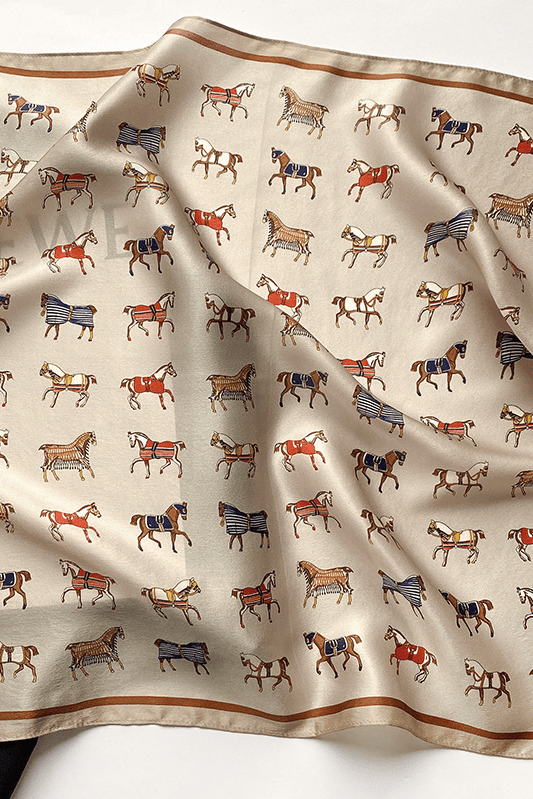 Chal de Seda Ronja: Elegancia y Confort para Cada Ocasión