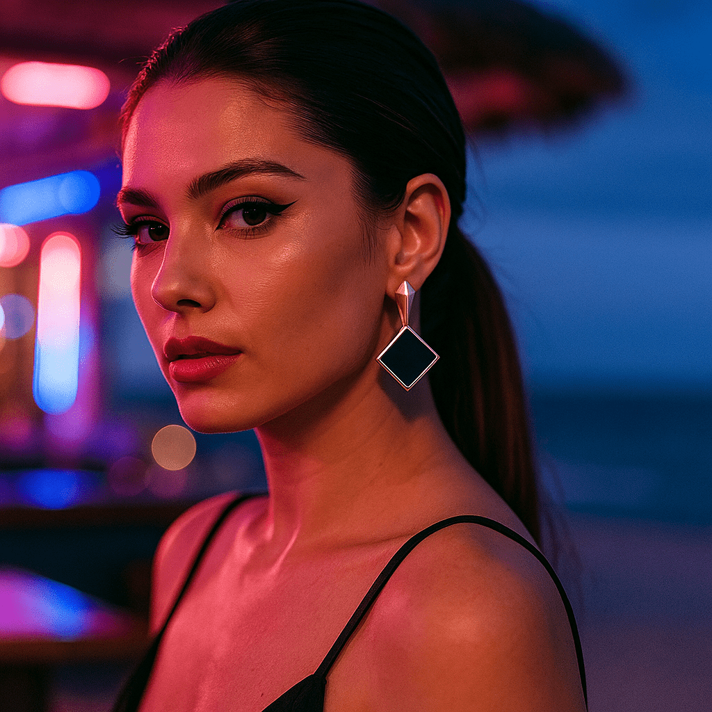 Selma | Elegantes aros cuadrados que realzan tu estilo con un toque moderno y sofisticado