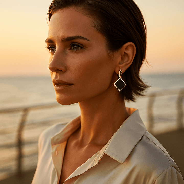 Selma | Elegantes aros cuadrados que realzan tu estilo con un toque moderno y sofisticado