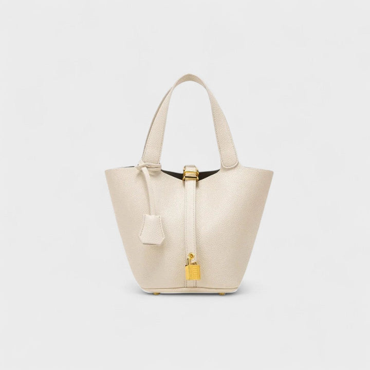 Signe Piccolo 18: Elegancia Compacta para Espacios Modernos