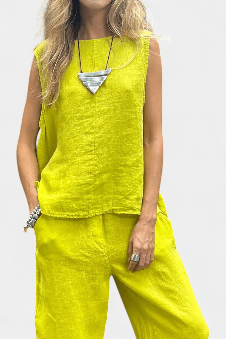 Solveig Minimalist Set: Effortless Style for a Timeless Look