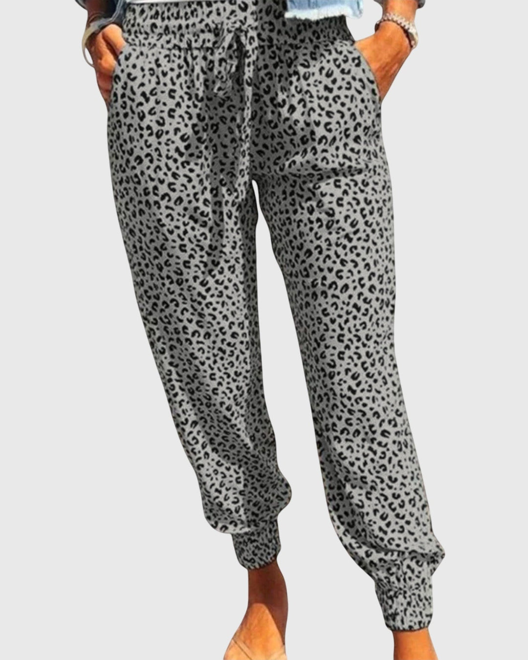 Thilde Lion Print Pants: Bold Style Meets Comfort for a Standout Look
