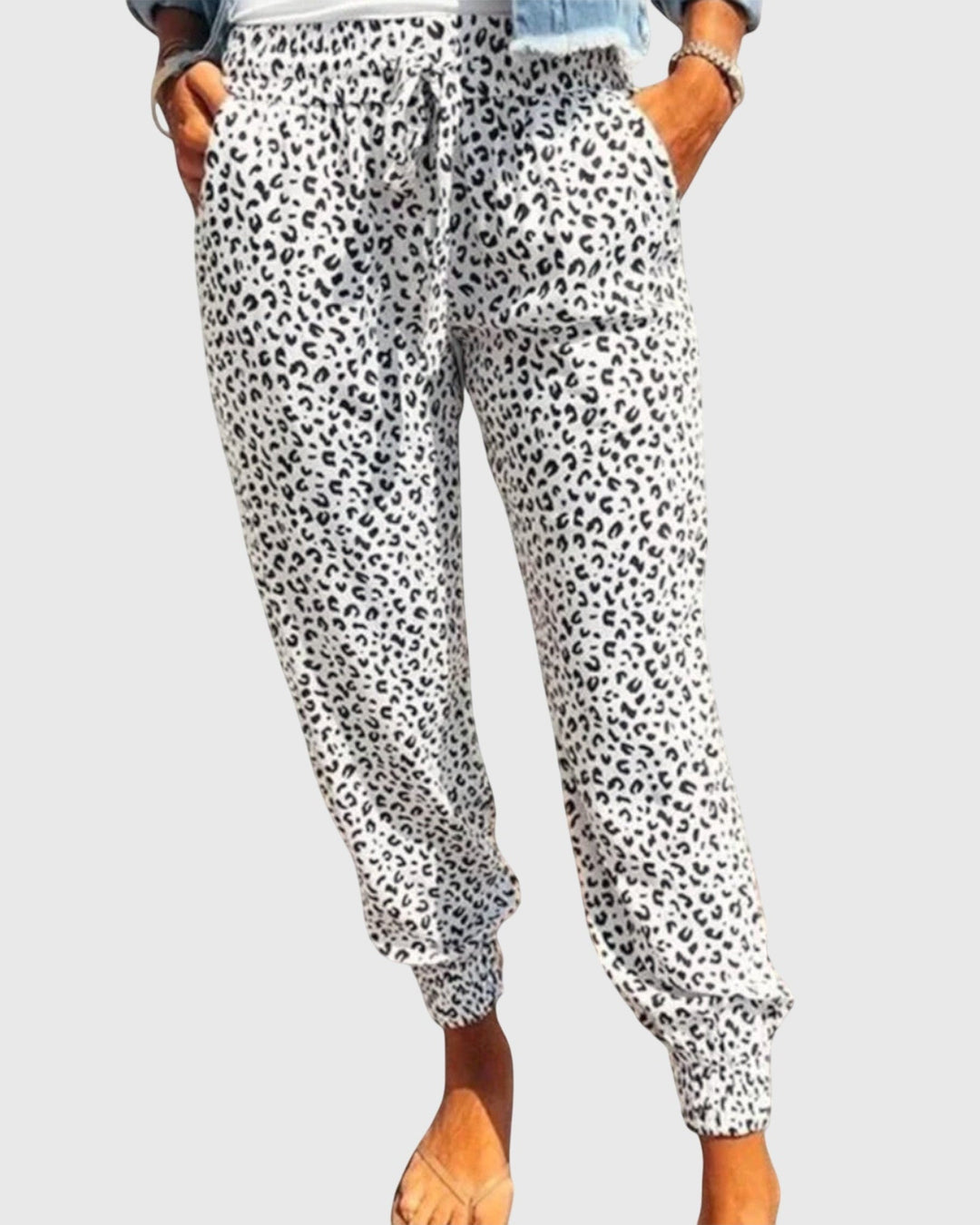 Thilde Lion Print Pants: Bold Style Meets Comfort for a Standout Look