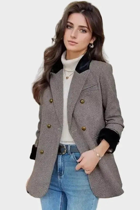 Tilde Classic Blazer: Timeless Elegance for Effortless Style and Confidence